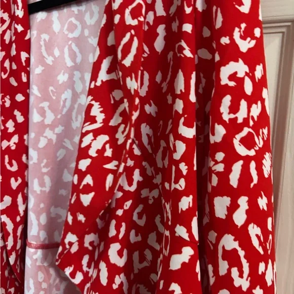 ANDREE BY UNIT Red and White Patterned Cardigan size 3 x - Picture 2 of 6